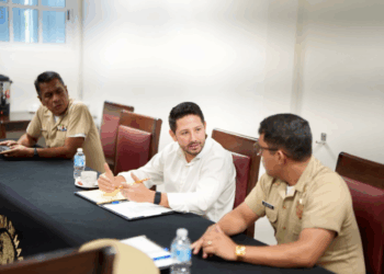 Renán Sánchez se reúne con autoridades navales para la protección de la  Laguna de Bacalar