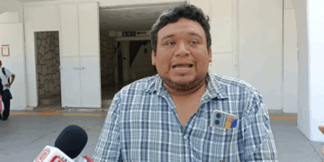 Habitantes de Tres Reyes piden a la CFE que incluyan a vecinos ‘colgados’