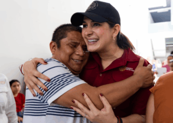 Más de mil playenses participan en el arranque del programa social ‘Playa llena, corazón contento’, promovido por Estefanía Mercado