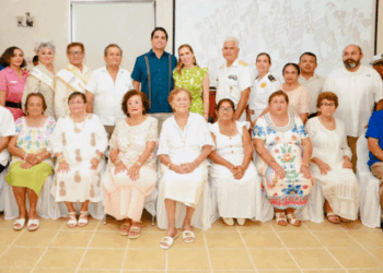 Gobierno Municipal celebra desayuno con descendientes de familias de fundadores de Isla Mujeres
