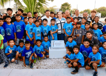 Atenea Gómez Ricalde inicia la obra de la nueva cancha de fútbol 7 en Ciudad Mujeres