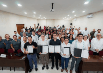 Gino Segura suma esfuerzos con contadores para acercar servicios contables gratuitos al pueblo de Quintana Roo