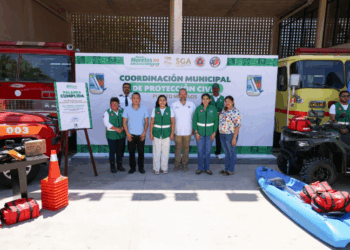 Reconoce Blanca Merari el valor y la entrega de los bomberos de Puerto Morelos