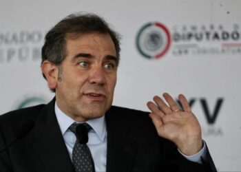 Corte ampara a Lorenzo Córdova contra mención en libros de texto; ordena a SEP reeditarlos