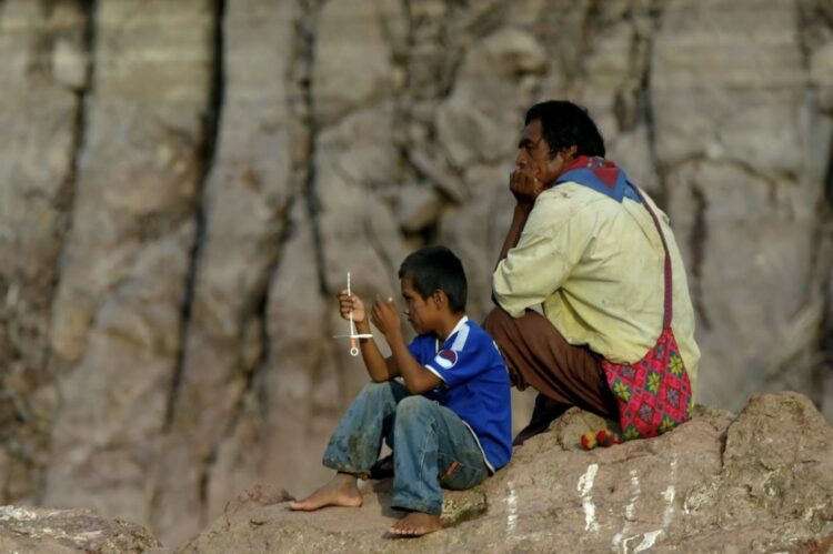 En pobreza, dos de cada tres hablantes de lenguas indígenas