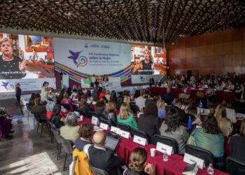 Cumbre de mujeres apoya crear sistema de cuidados