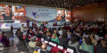 Cumbre de mujeres apoya crear sistema de cuidados