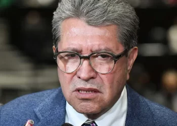 Defiende Monreal reforma para acceso a playas