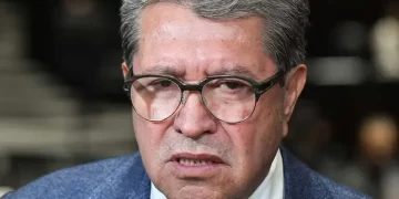 Defiende Monreal reforma para acceso a playas