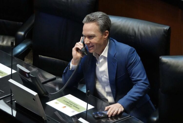 PVEM, a favor de reducir financiamiento a partidos en reforma electoral: Velasco