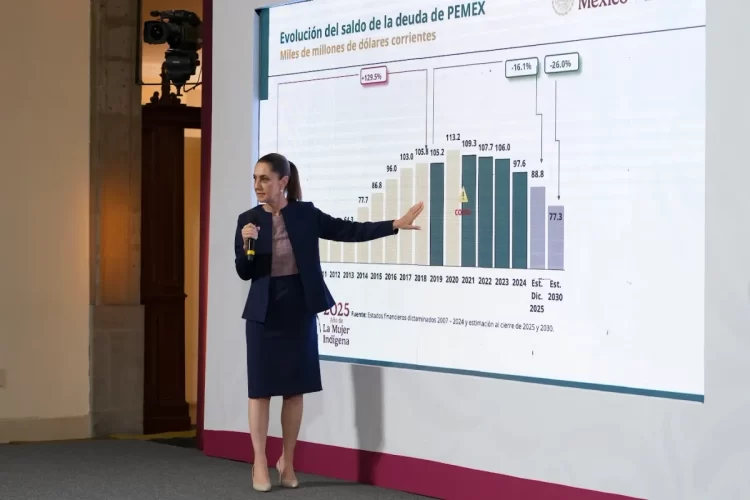 Sheinbaum acusa de vendepatrias a Calderón