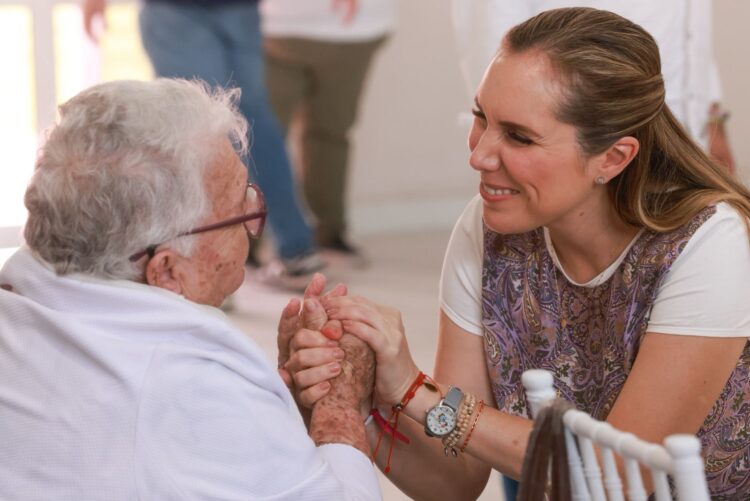 Atenea Gómez Ricalde destaca avances históricos en la atención a los adultos mayores a través del DIF Isla Mujeres