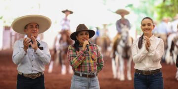 Asiste Blanca Merari a festejo con motivo del Día del Charro