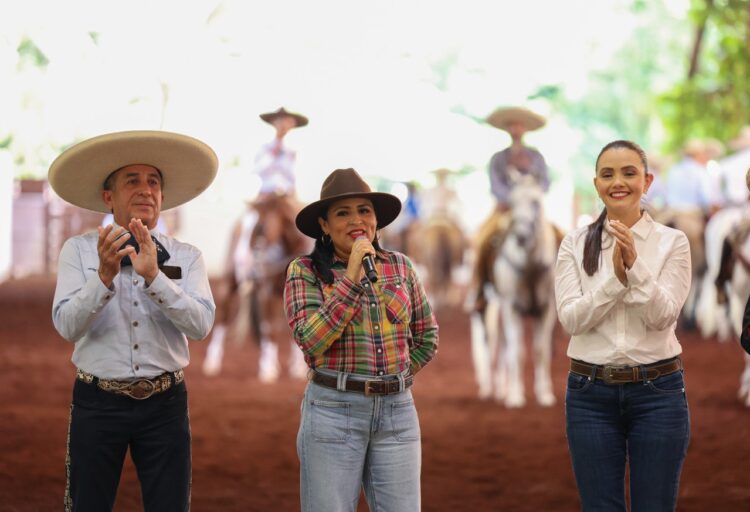 Asiste Blanca Merari a festejo con motivo del Día del Charro
