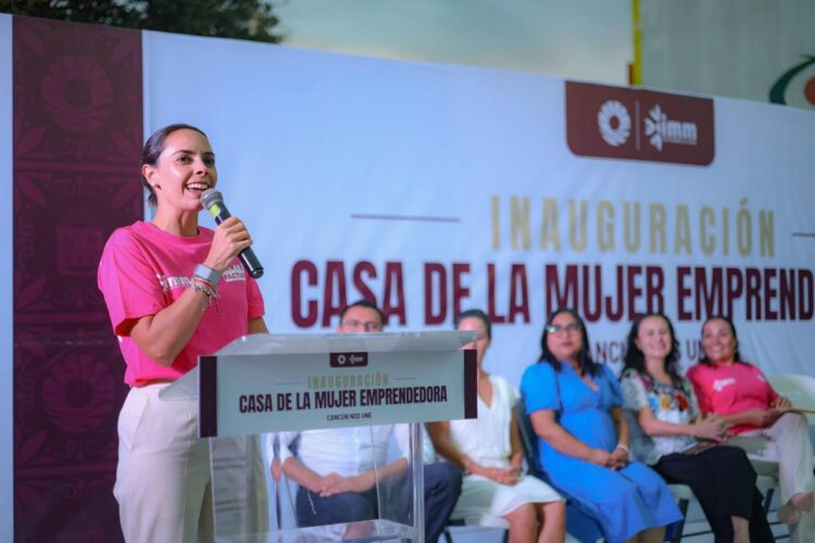 Ana Paty Peralta abre las puertas de la primera Casa de la mujer emprendedora