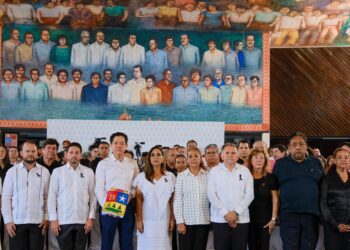Realizan en el Congreso de Quintana Roo Guardia de Honor a Don Jesús Martínez Ross