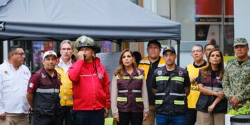 Encabeza Mara Lezama simulacro de protección civil en el que participaron más de 130 mil personas en Quintana Roo