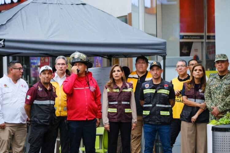 Encabeza Mara Lezama simulacro de protección civil en el que participaron más de 130 mil personas en Quintana Roo