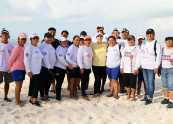 Gobierno de Isla Mujeres destaca por su eficiente estrategia contra el sargazo