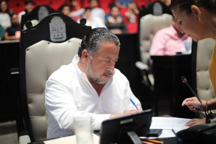 Legislamos para fortalecer la transparencia y rendición de cuentas: Jorge Sanén