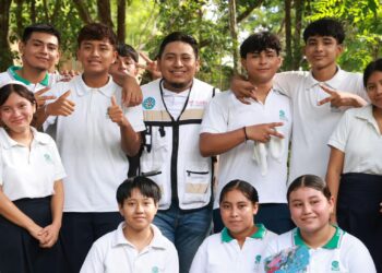 Juventudes de Ciudad Mujeres reafirman su compromiso con el medio ambiente en la quinta edición de “Yo Amo Isla Mujeres”