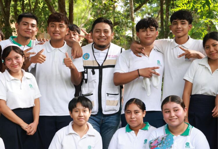 Juventudes de Ciudad Mujeres reafirman su compromiso con el medio ambiente en la quinta edición de “Yo Amo Isla Mujeres”