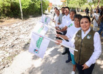 Inicia Blanca Merari reconstrucción de la avenida Joaquín Hendricks en Puerto Morelos