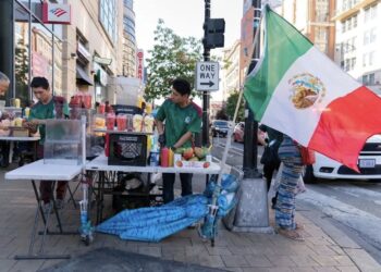 Pide Sheinbaum a mexicanos en EU extremar precauciones durante celebraciones patrias