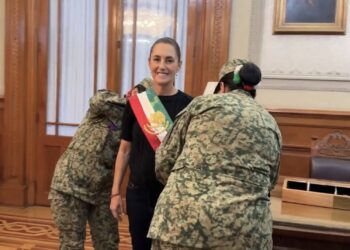 Comparte Sheinbaum proceso de confección de la Banda Presidencial que usará en ceremonia del Grito