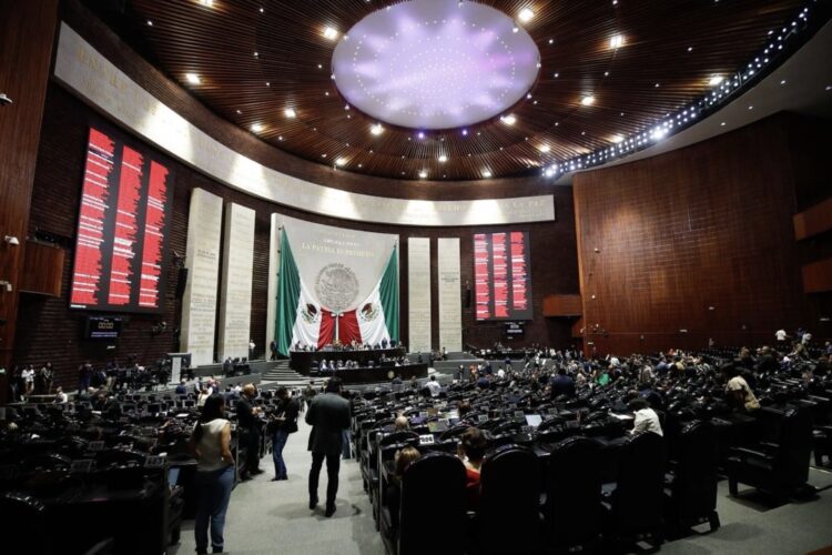 Congreso aprueba iniciativa para prohibir venta de bebidas energéticas a menores