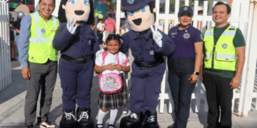 Atenea Gómez Ricalde da inicio al ciclo escolar 2025-2026 en Isla Mujeres con seguridad y atención integral para las y los estudiantes