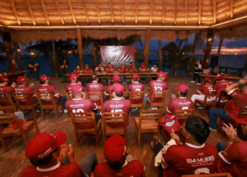 Gobierno Municipal presenta a “Langosteros de Quintana Roo”, orgullo deportivo de Isla Mujeres