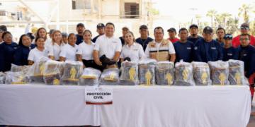 Atenea Gómez Ricalde refuerza acciones de prevención con entrega de equipo a Protección Civil y Bomberos en Isla Mujeres