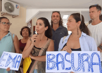 Habitantes de Bali protestan por constantes quemas junto a sus hogares