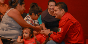 Eduardo Asencio impulsa la inclusión con concierto en Lengua de Señas Mexicana, inspirado en Cri-Cri