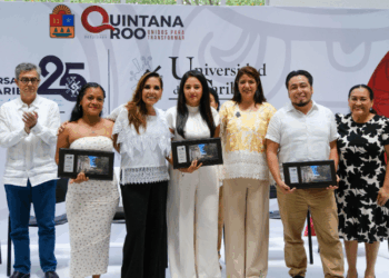 Reconoce Mara Lezama los 25 años de la Universidad del Caribe como institución de excelencia académica