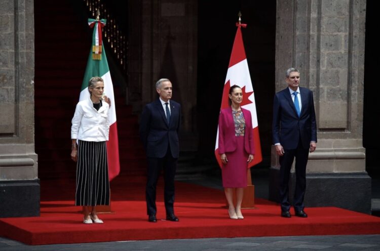 Recibe Sheinbaum al primer ministro de Canadá, Mark Carney, en la Puerta de Honor de Palacio Nacional