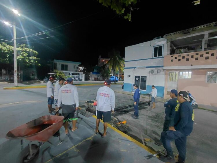 Gobierno de Isla Mujeres refuerza limpieza de drenajes pluviales ante pronóstico de lluvias
