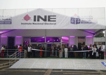 Desbandada en el INE; casi mil piden retiro voluntario