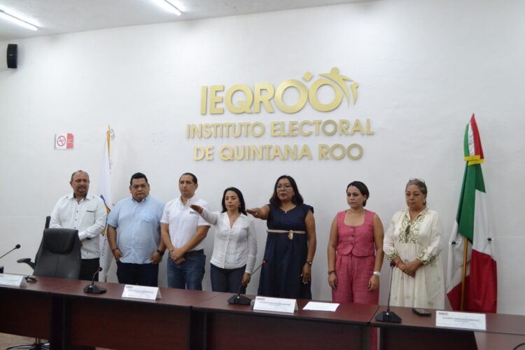 Toman protesta titulares de la dirección de Cultura Política y de la Unidad Técnica de Comunicación Social del IEQROO