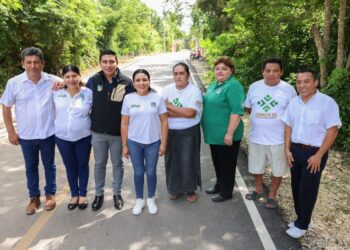 Entrega Blanca Merari la pavimentación de la calle Antonio Betancourt en Leona Vicario