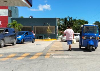 Se prolongan fallas en gasolineras de Cancún