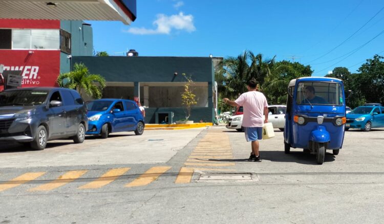 Se prolongan fallas en gasolineras de Cancún