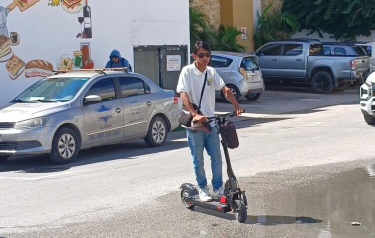 Analizan exigir seguro a quienes usen bicicletas o scooters eléctricas en Playa del Carmen