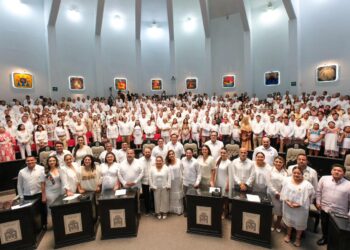 Mara Lezama celebra en el Congreso 51 años de Quintana Roo y resalta la transformación que impulsa bienestar para todas y todos