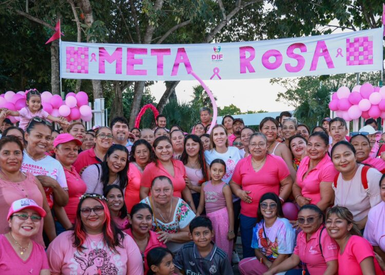 Isla Mujeres promueve la prevención del cáncer de mama con la Rodada Rosa en Zona Continental