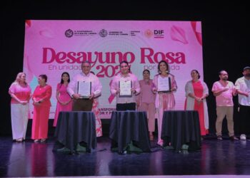 Con acciones firmes, el DIF Playa del Carmen fortalece la lucha contra el cáncer de mama: Eduardo Asencio