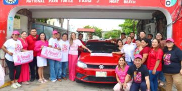 Gobierno de Isla Mujeres refuerza acciones de sensibilización contra el cáncer de mama con el Pegatón Rosa