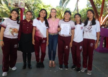 Atenea Gómez Ricalde refrenda su compromiso con las juventudes isleñas