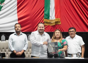 Sergio Avilés Demeneghi comparece ante el Congreso de Quintana Roo